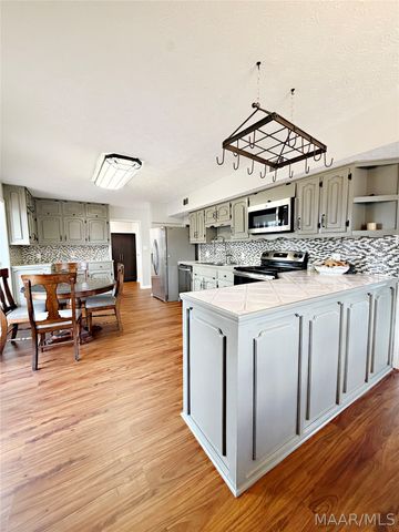 73 Reid Circle, Deatsville, AL 36022