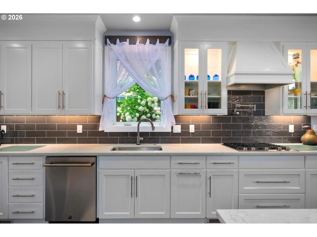 570 Nw 11TH Ave, Canby, OR 97013