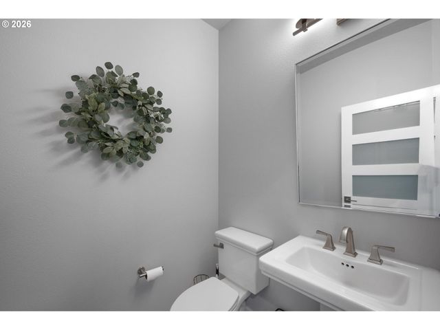 570 Nw 11TH Ave, Canby, OR 97013
