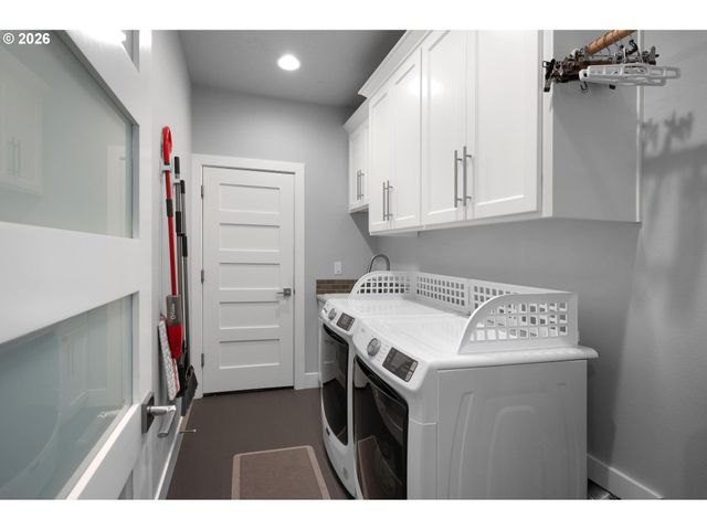 570 Nw 11TH Ave, Canby, OR 97013