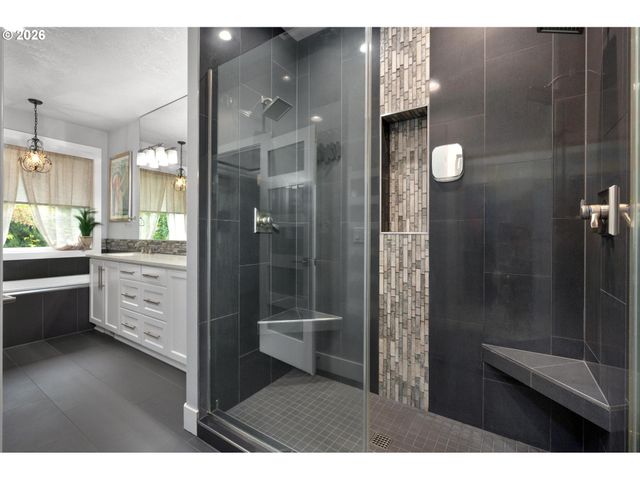 570 Nw 11TH Ave, Canby, OR 97013