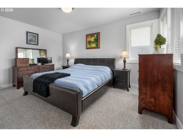 570 Nw 11TH Ave, Canby, OR 97013