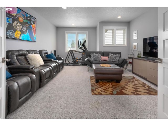 570 Nw 11TH Ave, Canby, OR 97013