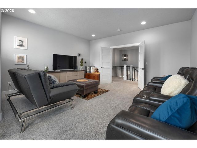 570 Nw 11TH Ave, Canby, OR 97013