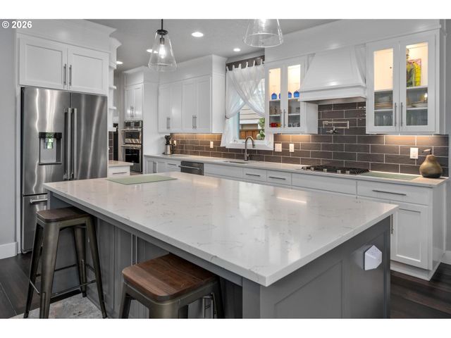 570 Nw 11TH Ave, Canby, OR 97013