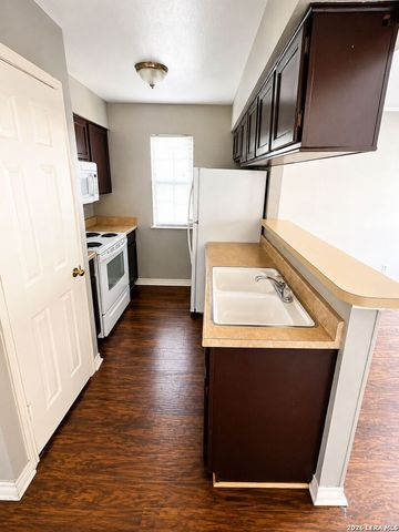 11610 Vance Jackson Rd Apt 867, San Antonio, TX 78230
