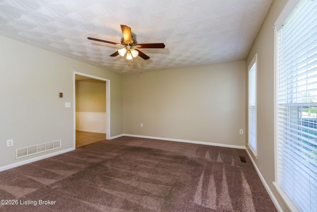 13009 Lavenia Ln, Louisville, KY 40272