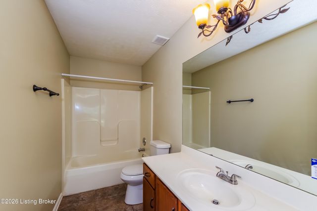 13009 Lavenia Ln, Louisville, KY 40272