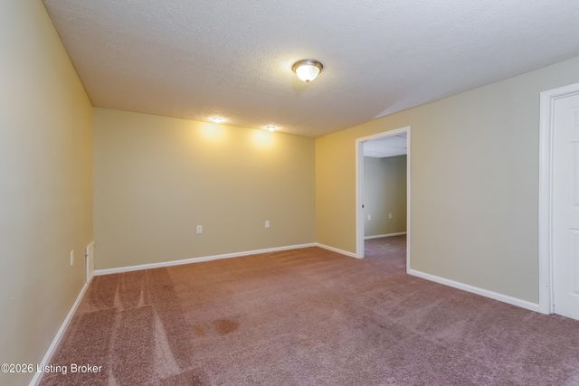 13009 Lavenia Ln, Louisville, KY 40272