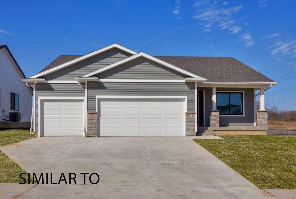 1517 Maple Street, Granger, IA 50109