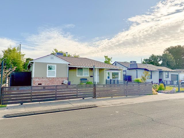 2717 17th Ave, Sacramento, CA 95820