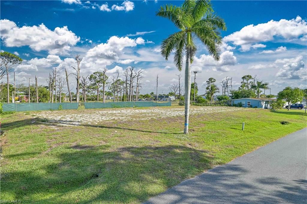 7168 Vassar DR, FORT MYERS, FL 33908 — photo 2