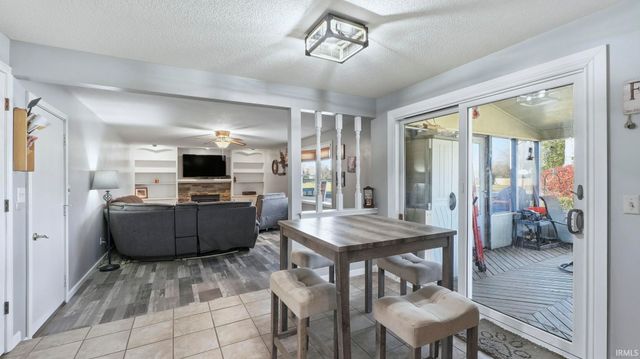 2626 Darwood Grove, New Haven, IN 46774