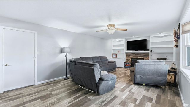 2626 Darwood Grove, New Haven, IN 46774