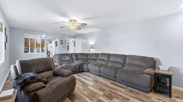 2626 Darwood Grove, New Haven, IN 46774