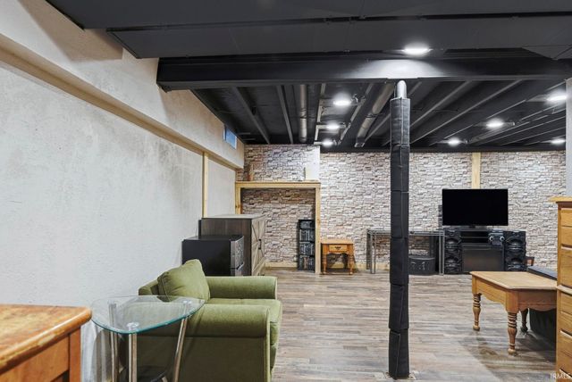 2626 Darwood Grove, New Haven, IN 46774