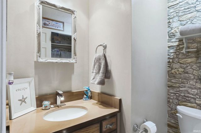 2626 Darwood Grove, New Haven, IN 46774