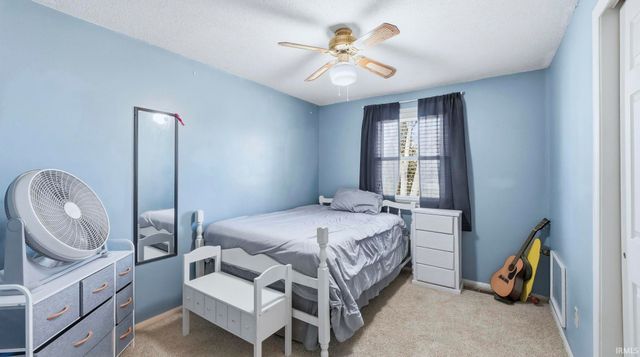 2626 Darwood Grove, New Haven, IN 46774