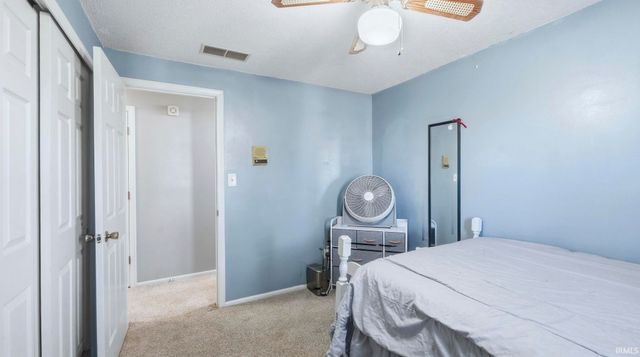 2626 Darwood Grove, New Haven, IN 46774