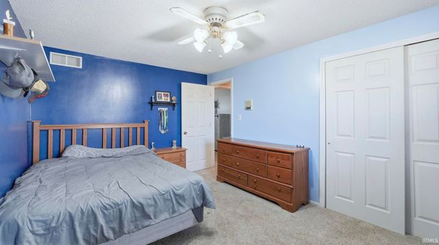 2626 Darwood Grove, New Haven, IN 46774