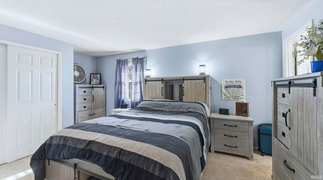 2626 Darwood Grove, New Haven, IN 46774