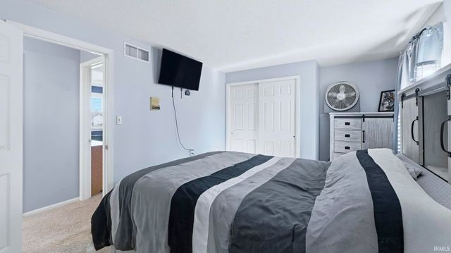 2626 Darwood Grove, New Haven, IN 46774