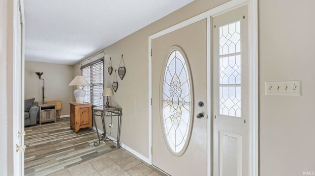 2626 Darwood Grove, New Haven, IN 46774