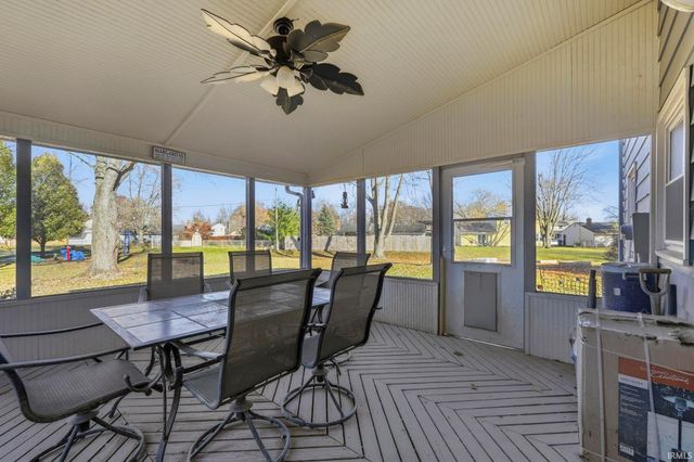 2626 Darwood Grove, New Haven, IN 46774