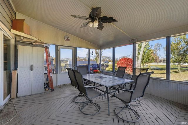 2626 Darwood Grove, New Haven, IN 46774