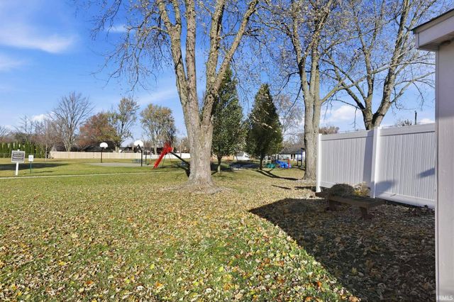 2626 Darwood Grove, New Haven, IN 46774