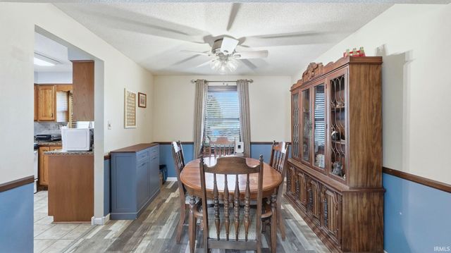 2626 Darwood Grove, New Haven, IN 46774