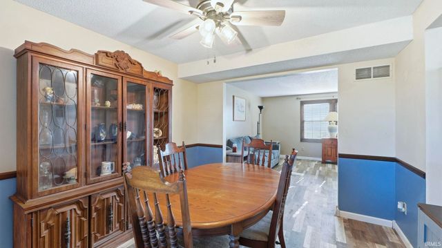 2626 Darwood Grove, New Haven, IN 46774