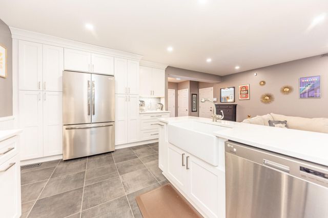2841 Pebble Creek Drive, Ann Arbor, MI 48108
