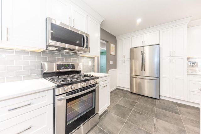 2841 Pebble Creek Drive, Ann Arbor, MI 48108