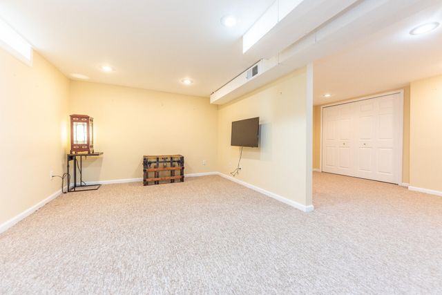 2841 Pebble Creek Drive, Ann Arbor, MI 48108