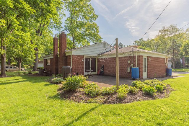 2841 Pebble Creek Drive, Ann Arbor, MI 48108