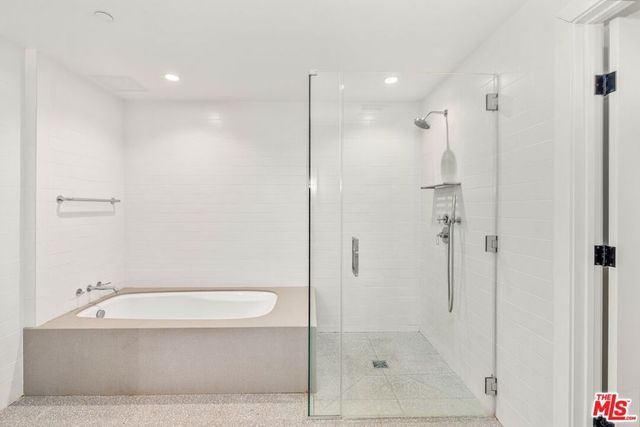 10777 Wilshire Boulevard 501, Los Angeles, CA 90024