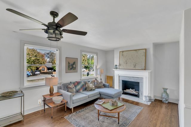 1130 Richmond Dr, Nashville, TN 37216