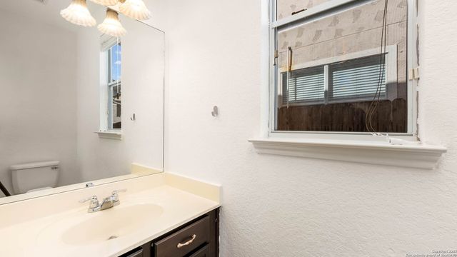 6932 Abbey Falls, San Antonio, TX 78249