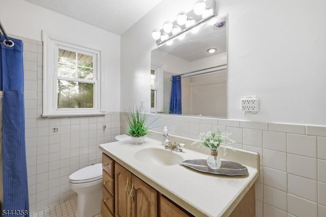 264 Vanderveer Rd, Bridgewater Twp., NJ 08807
