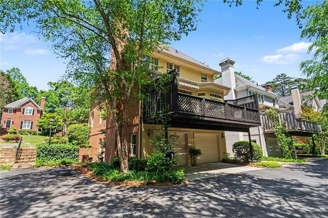 1138 Brookhaven Row NE, Brookhaven, GA 30319