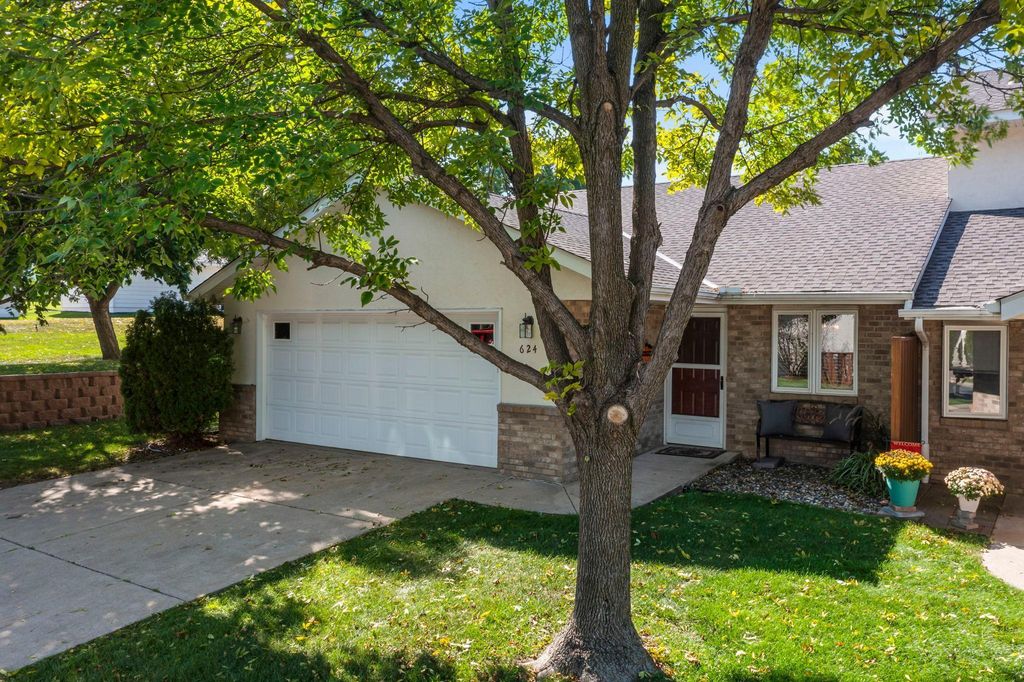 624 Milwaukee Court, Shakopee, MN 55379