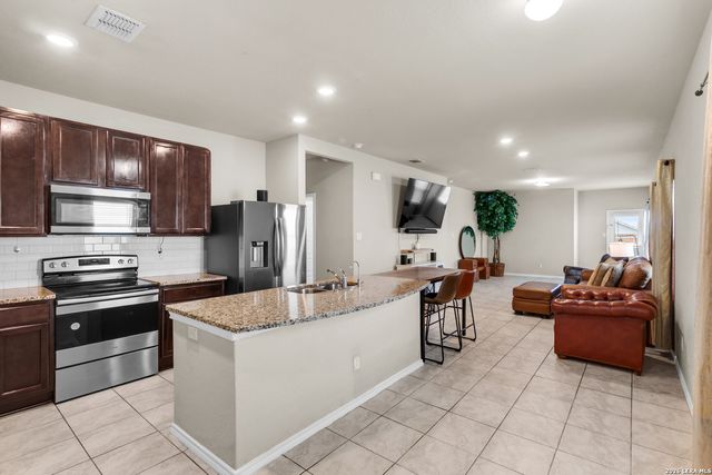 5919 POOLSIDE PARK, Converse, TX 78109