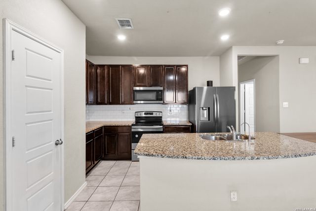 5919 POOLSIDE PARK, Converse, TX 78109