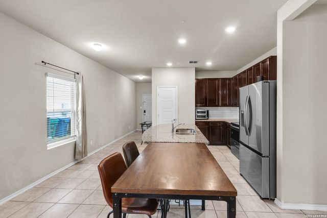 5919 POOLSIDE PARK, Converse, TX 78109