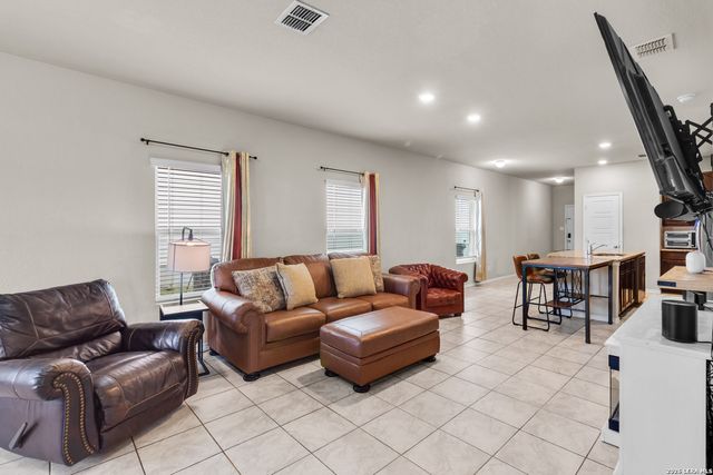 5919 POOLSIDE PARK, Converse, TX 78109