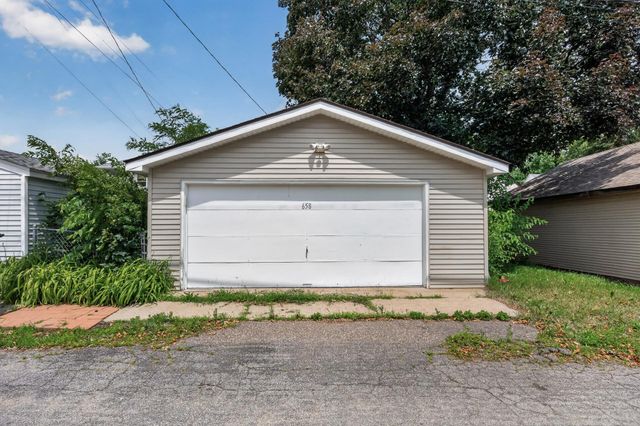 658 Nebraska Avenue E, Saint Paul, MN 55106
