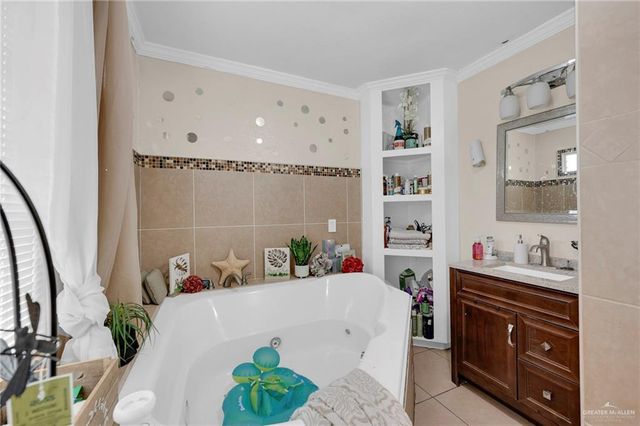 12022 E State Highway 107, La Blanca, TX 78558