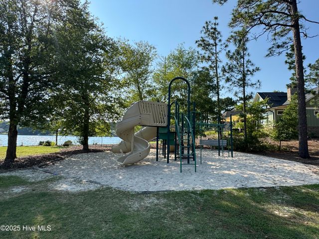 107 Pinnacle Court, West End, NC 27376