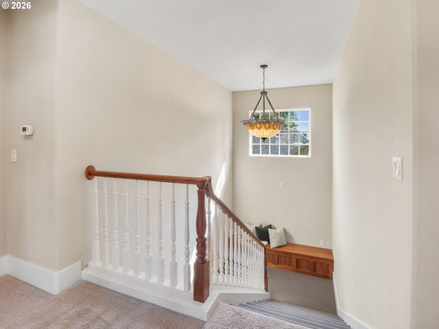 752 E Ave, Lake Oswego, OR 97034